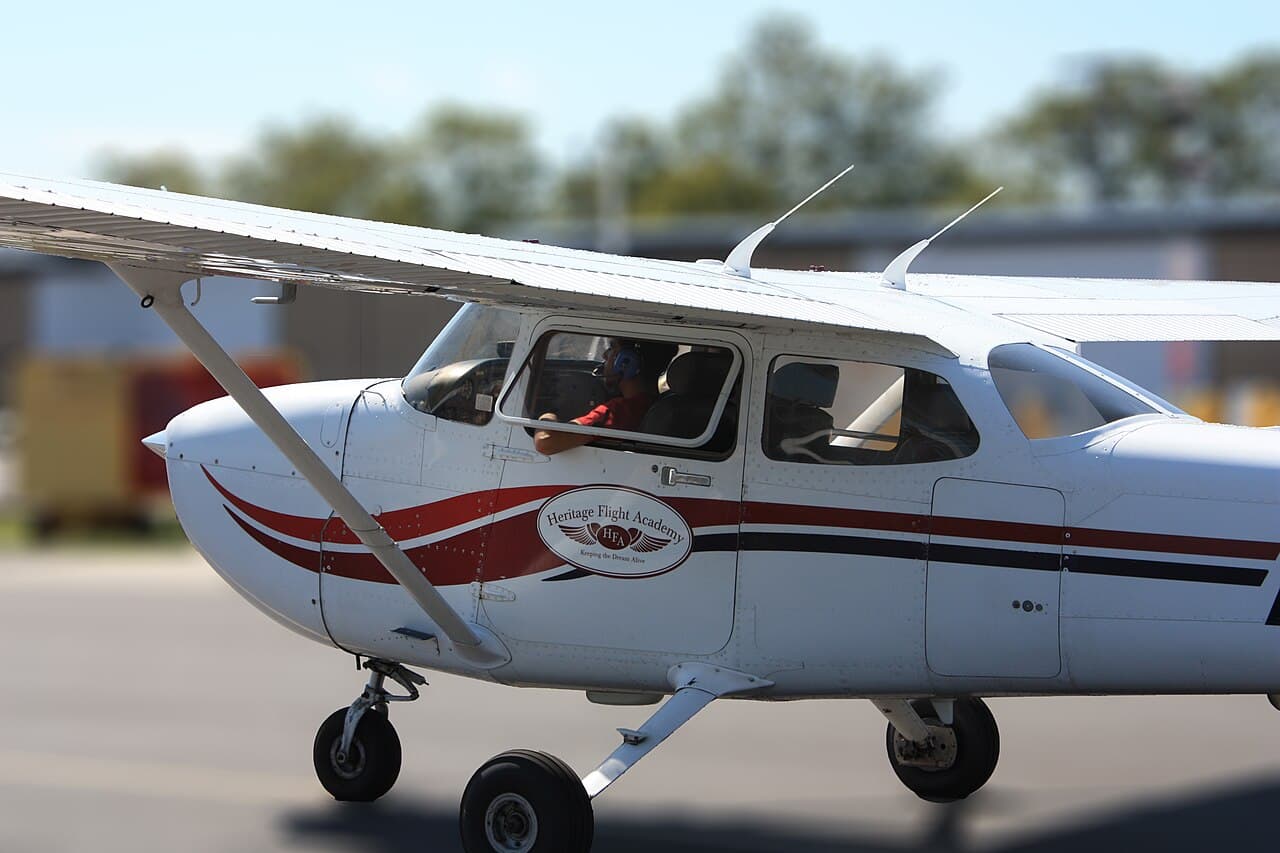 Ruta modular para ser piloto: ventajas, riesgos y cuándo puede tener sentido